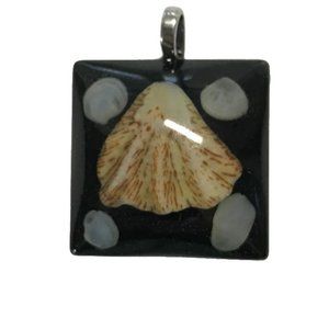 NWOT Black Seashell Pendant with Seahorse Bail